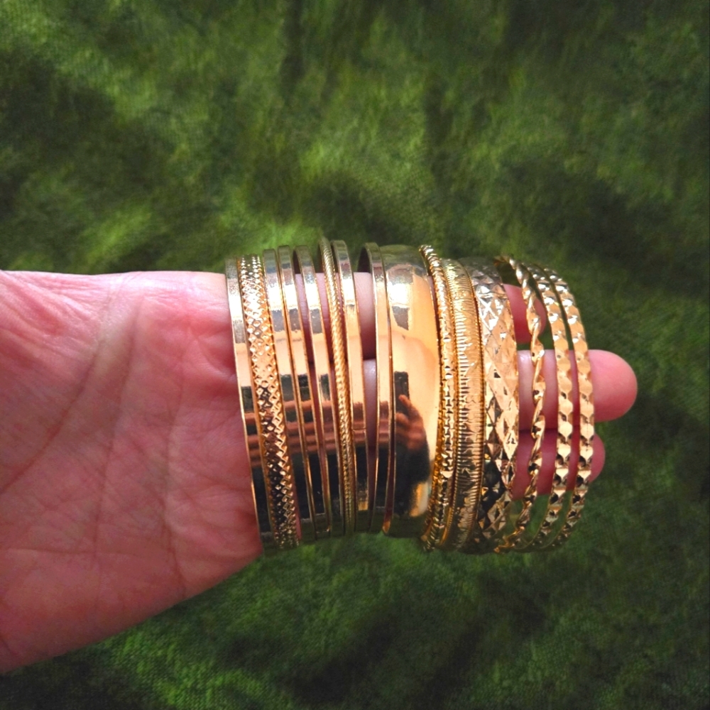 Gold bangles - Picture 3 of 3